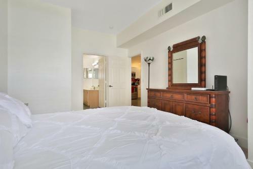 Magical Retreat At Venetian Bay