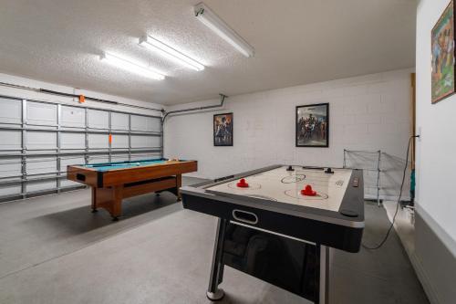 87218 5 Bedroom Pool Home, Emerald Island Resort