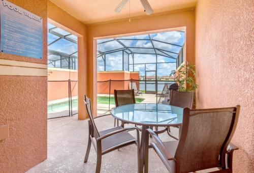 Sun Kissed 4 Bdm Townhome With Pool Townhouse