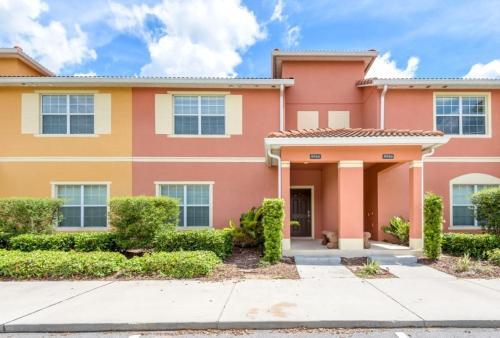 Sun Kissed 4 Bdm Townhome With Pool Townhouse