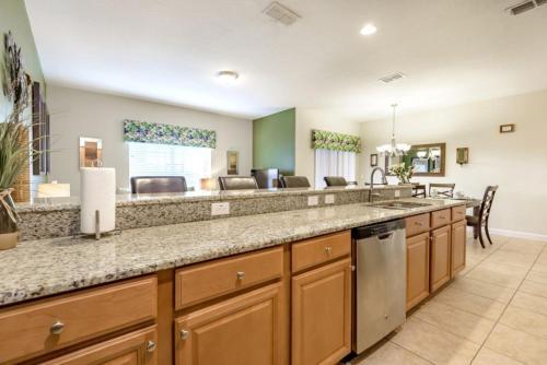 Sun Kissed 4 Bdm Townhome With Pool Townhouse