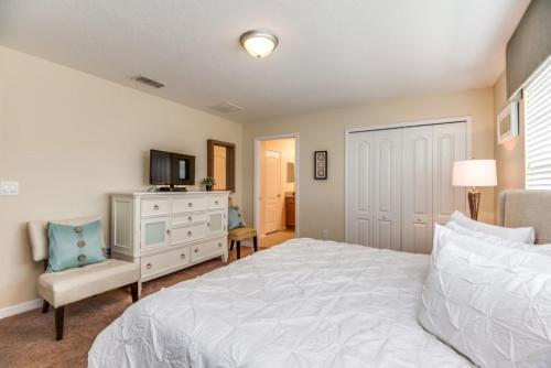 Sun Kissed 4 Bdm Townhome With Pool Townhouse