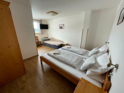 Hostal Pension Hones