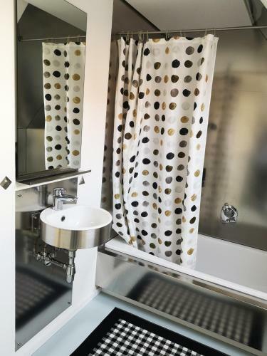 Apartamento Modernes Dachstudio In Guter Lage