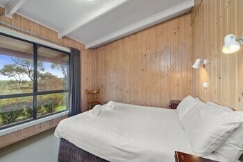 Hotel Beacon Point Ocean View Villas