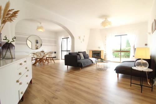 Rustic Beach House At The Cliff T3 | C218