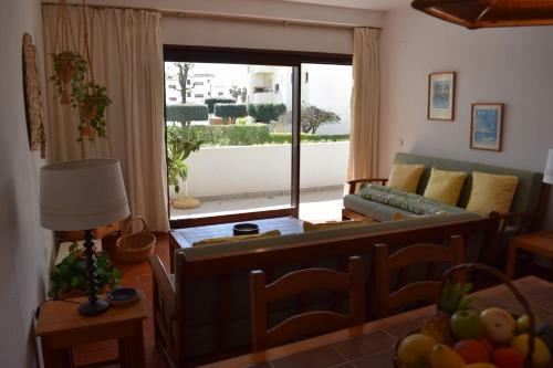 Apartamento T2 Com Piscina E Wifi A 350 Metros Da Praia