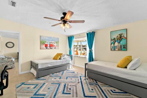 Family Getaway Pool Patio Fire Pit Walk To The Beach