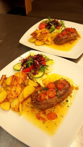 Hostal Toscana Restaurant And Bed & Breakfast