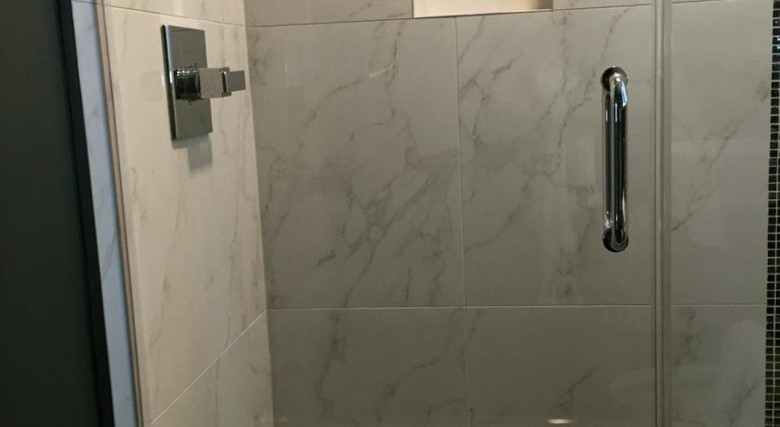 Hotel University Inn & Suites