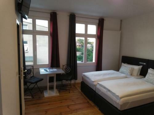 Hostal Pension-f�rstenberghavel Sans Rival