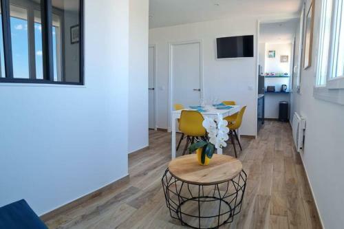 Apartamento Paradis Bleu � 50 M�tres de La Mer- Parking