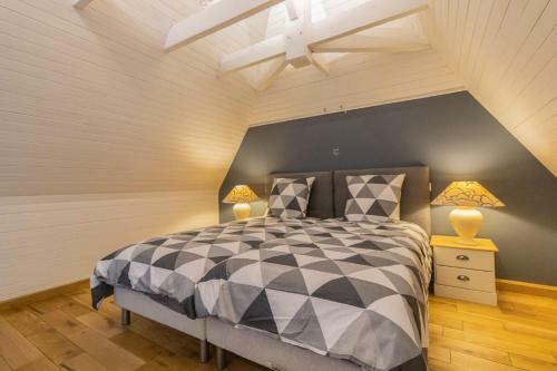 Villa Avec Piscine Sur Le Domaine D'un Ch�teau
