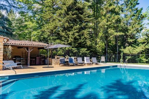 Villa Avec Piscine Sur Le Domaine D'un Ch�teau
