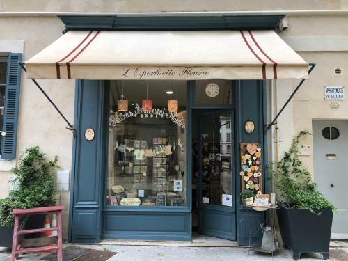 L'esperluette Fleurie B&B