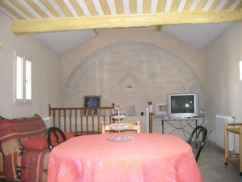 Maison De Ville Aux Couleurs Proven�ales.