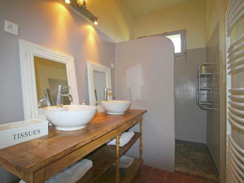 Modern Villa In Carpentras With Swimming Pool