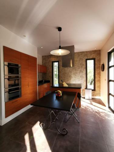 Villa Bagatelle Carqueiranne With Its Pool