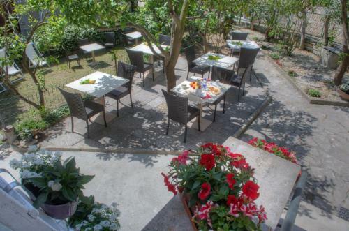 Hostal Rione San Carlo