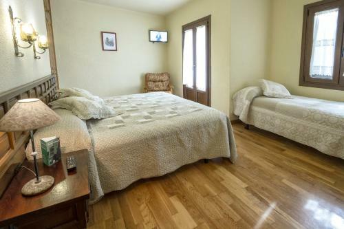 Hotel Farr� D'avall