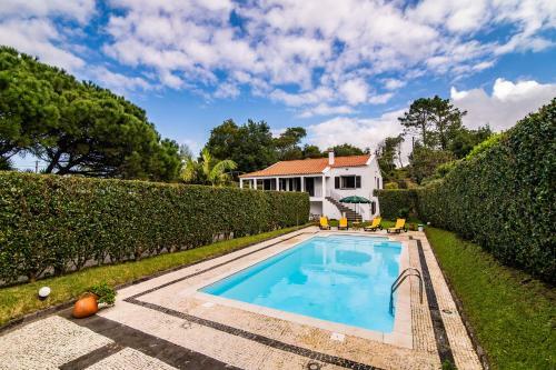 Casa Do Pinheiro With Shared Swimming Pool