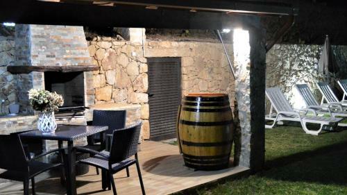 Casa Do Ribeiro/ Quinta Da Costeira