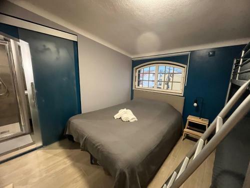 Sun House - Near Sintra - Triple Rooms - Kitchen - Pool