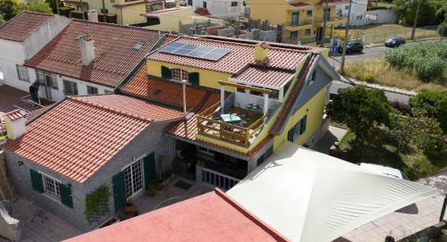 Sun House - Near Sintra - Triple Rooms - Kitchen - Pool