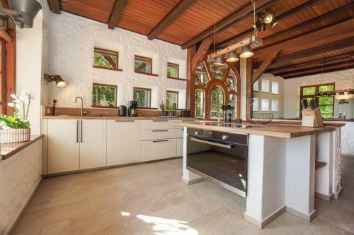 Ruhe Unter Reet - Haus Mit Sauna & Kamin Im Gr�nen