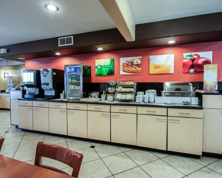 Hotel Quality Inn Airport East