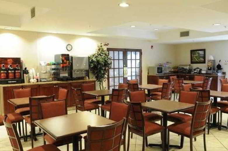 Hotel Comfort Suites Salisbury