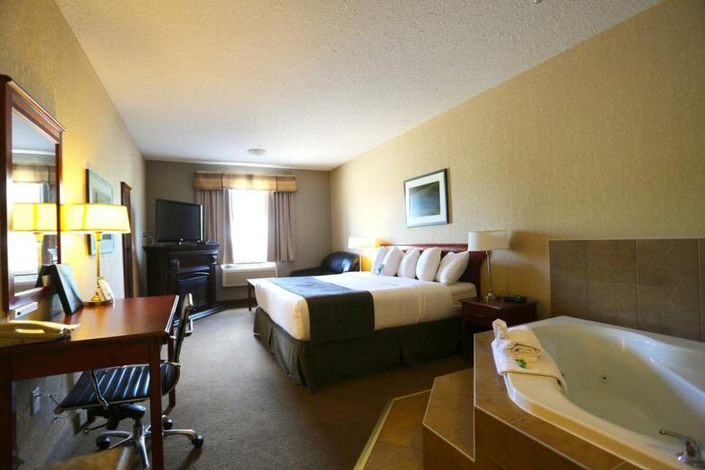 Hotel Lakeview Inn & Suites - Fort Nelson