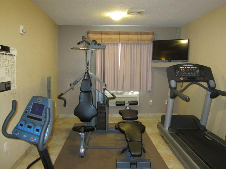 Hotel Lakeview Inn & Suites - Fort Nelson