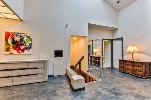 Splendide Maison De 330m Avec Piscine Interieure