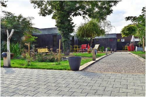 Hostal Le Jardin De S�verine