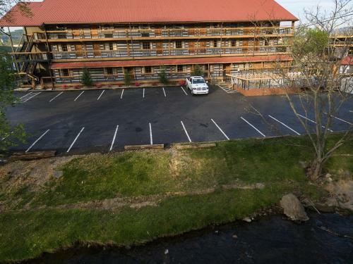 Hotel Timbers Lodge - Pigeon Forge