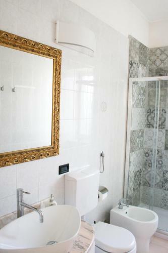 Le Rose Suite Apartments
