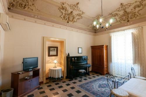 B&B Liberty Palace