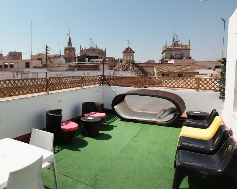 Center Valencia Youth Hostel