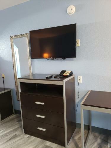 Regency Inn Motel By The Beach