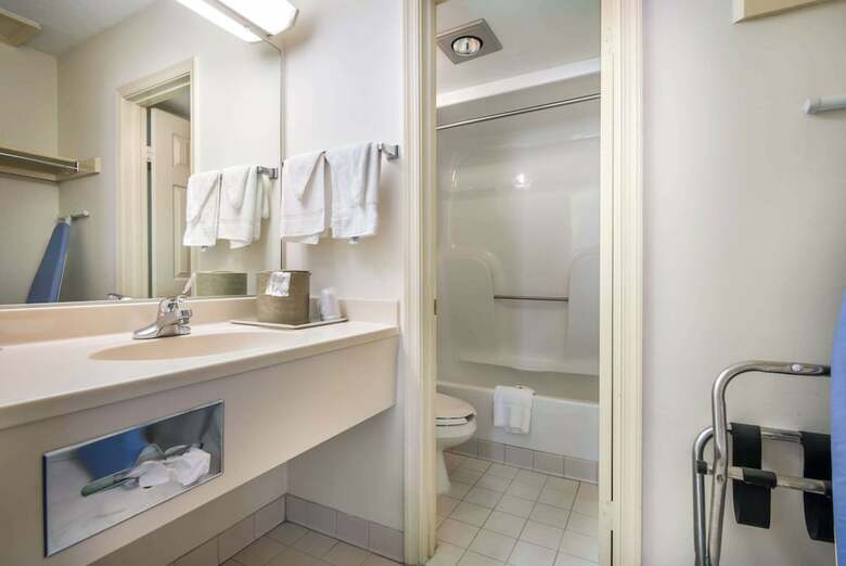 Hotel Quality Inn Little Creek