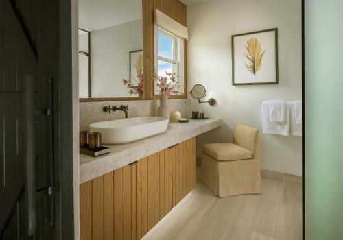 Hotel Macarthur Place Inn & Spa