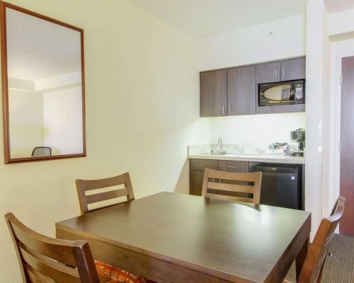 Hotel Comfort Suites - Weston