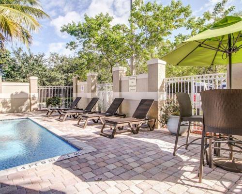Hotel Comfort Suites - Weston