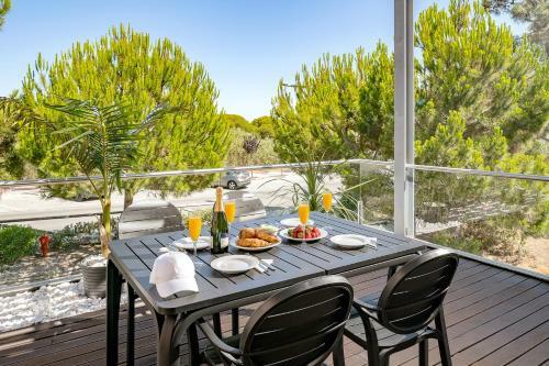 Vale Do Lobo Apartment With Private Rooftop Terrace And Jacuzzi