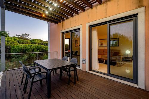 Vale Do Lobo Apartment With Private Rooftop Terrace And Jacuzzi