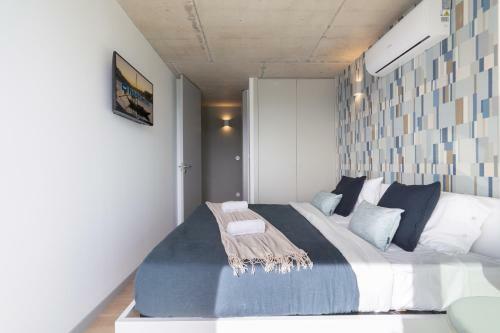 Luxurious Impressive Apartment - Balcony And Pool