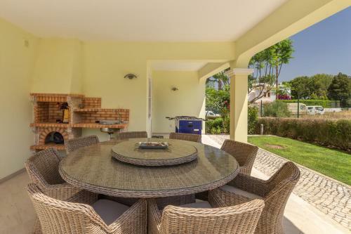 Villa Amarela