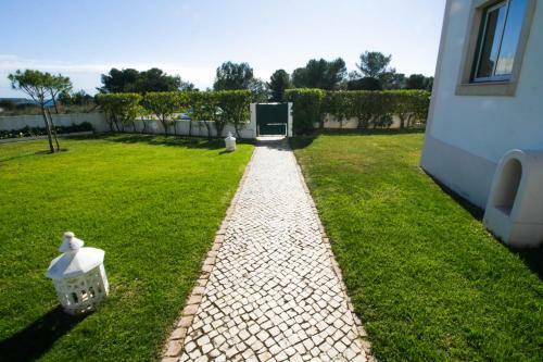 Vau Costa Beach Apartment With Pool!