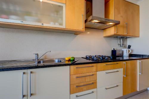 Rooftop Pool Two Bedroom Apartment In Alvor